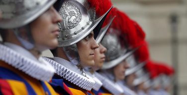 Папская гвардия готова противостоять террористической угрозе