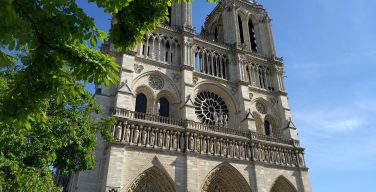 В соборе Парижской Богоматери отслужат Мессу в память о жертвах терактов