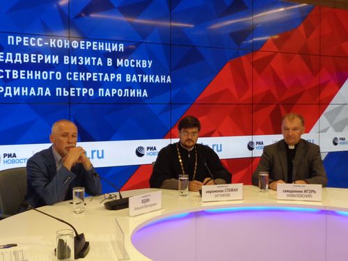 Пресс-конференция в преддверии визита в Москву госсекретаря Ватикана кардинала Пьетро Паролина