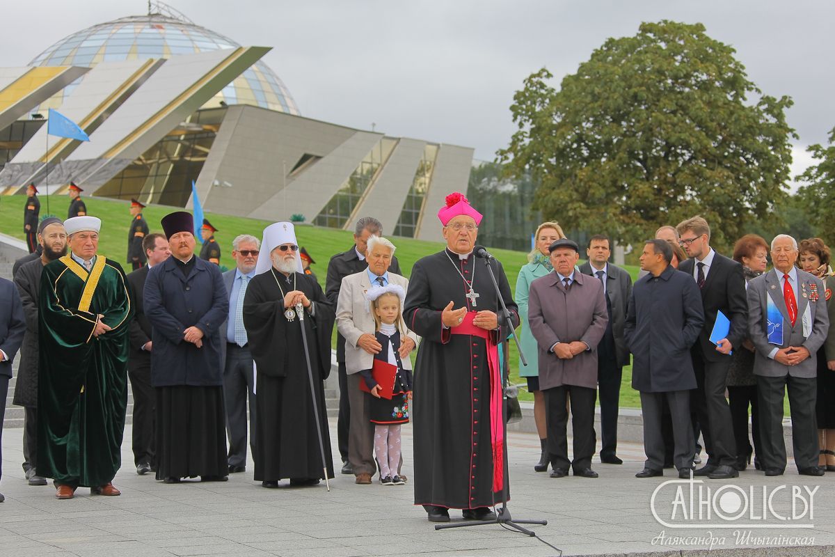 Минск: представители разных вероисповеданий вместе помолились о мире