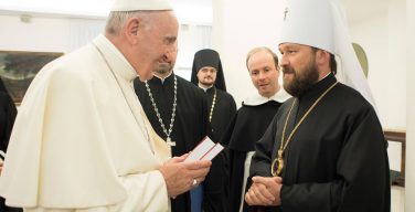 Папа Франциск встретился с митрополитом Иларионом (ИНТЕРВЬЮ + ФОТО)