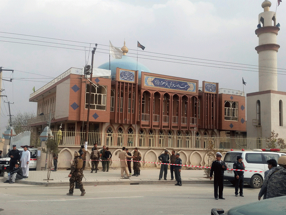 Террористы ИГИЛ взяли на себя ответственность за взрыв у шиитской мечети в Кабуле