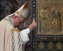 Папа: Церковь должна непрестанно быть инструментом милосердия