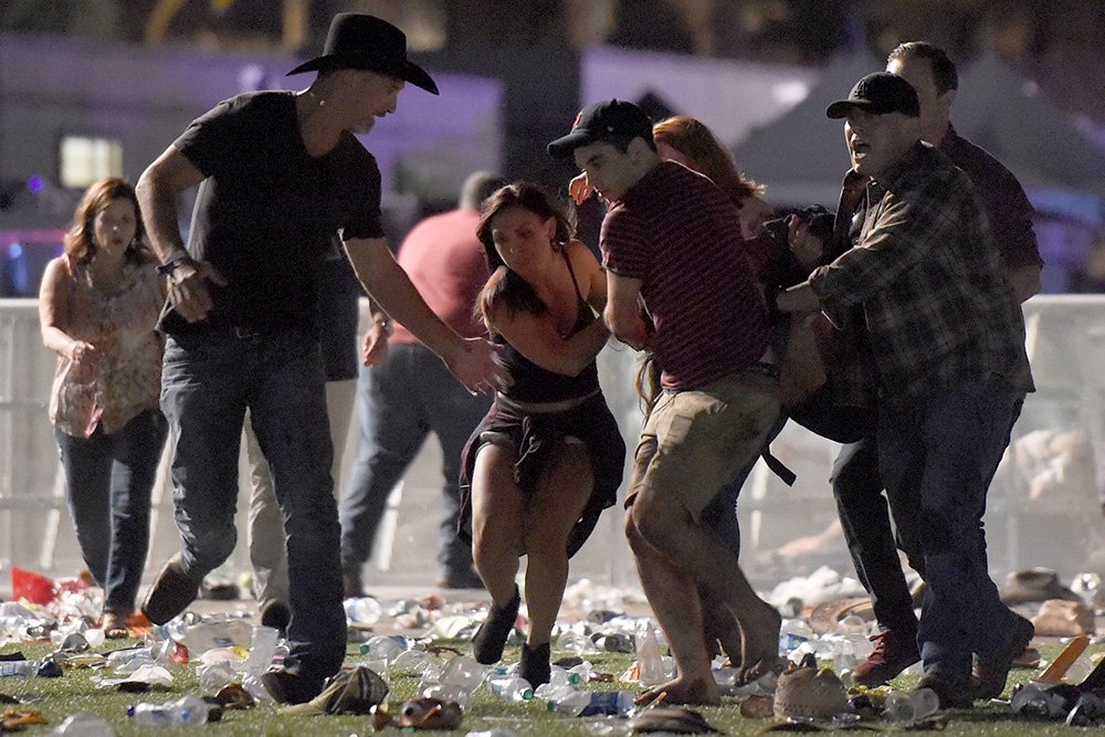 Число раненых при стрельбе в Лас-Вегасе достигло 515 человек, 58 человек погибло