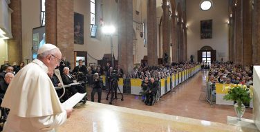 Визит в Чезену: Папа призвал духовенство способствовать революции нежности
