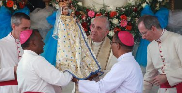 Папа Франциск вверил народ Шри-Ланки небесному покровительству Пресвятой Девы Марии, почитаемой в святилище Мадху