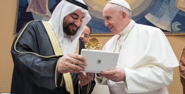 Папа Франциск встретился с представителем Саудовской Аравии
