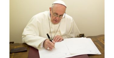 Папа Франциск написал письмо колумбийскому солдату