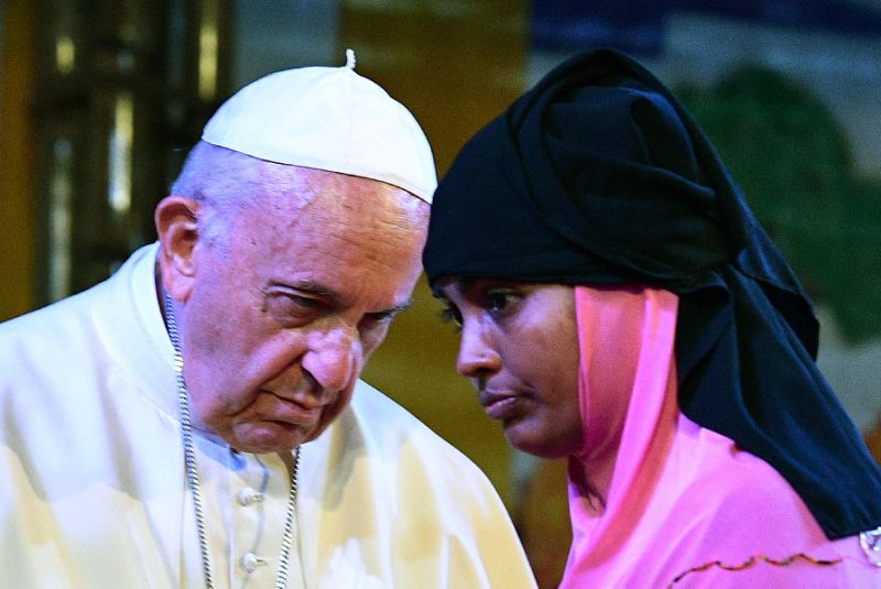Папа Франциск попросил прощения у народа рохинджа «за равнодушие мира»