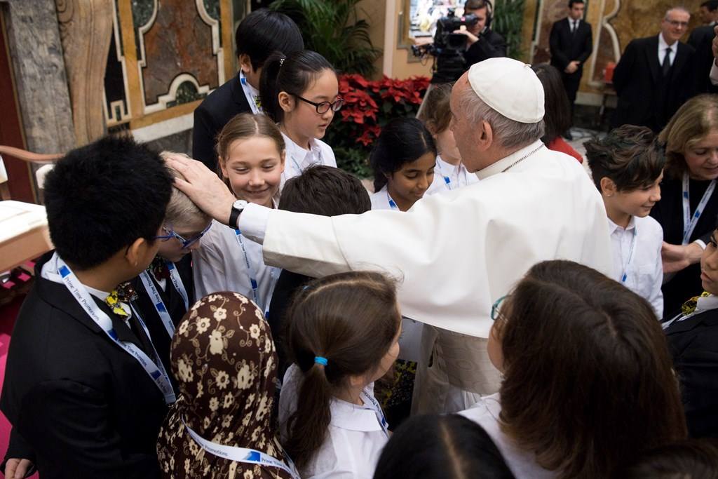 Папа — участникам рождественского концерта в Ватикане: сеять нежность и гостеприимство