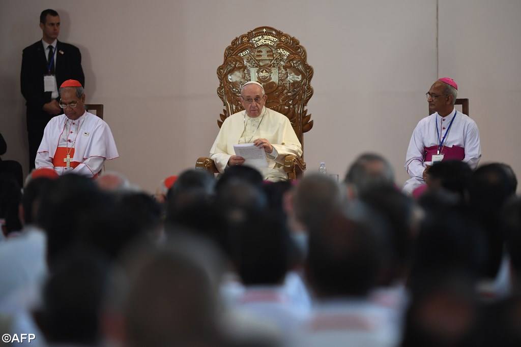 Папа: душепопечение о призваниях не должно быть «пастырским шоу»