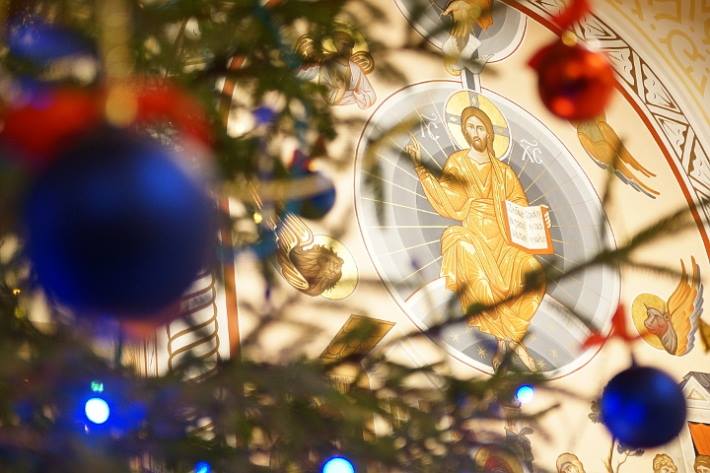 Традиция наряжать рождественскую елку прижилась в России лишь с третьего раза — СМИ