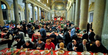 На Рождество Община Святого Эгидия собрала на обед более 200.000 бедных