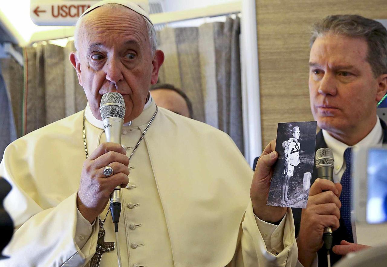 Папа Франциск признался журналистам, что он боится ядерной войны