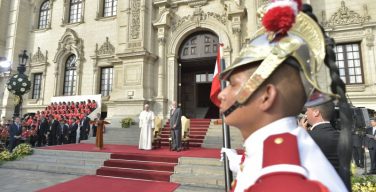 Папа Франциск встретился с властями Перу и дипломатами (+ ФОТО)
