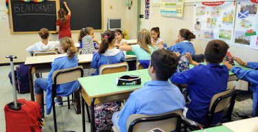 Папа – школьным учителям: позволить детям дышать более здоровым и человечным воздухом