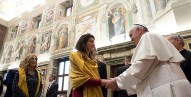 Папа: бороться с ростовщичеством с помощью «нового экономического гуманизма»