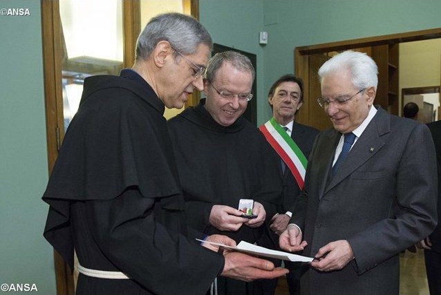Президент Италии вручил францисканцам золотую медаль в память об о. Кортезе