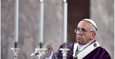 На Мессе в Доме Св. Марфы Папа Франциск призвал молиться о благодати стыда