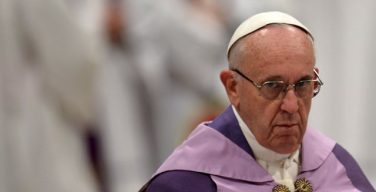 Папа Франциск принял участие в акции «24 часа для Господа»