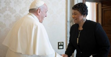 Папа Франциск встретился с дочерью Мартина Лютера Кинга