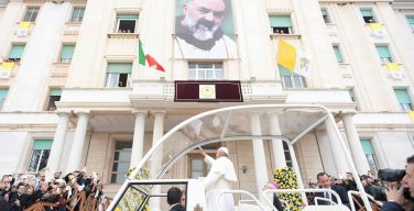На Мессе в Сан-Джованни-Ротондо Папа Франциск призвал усвоить наследие святого Отца Пио