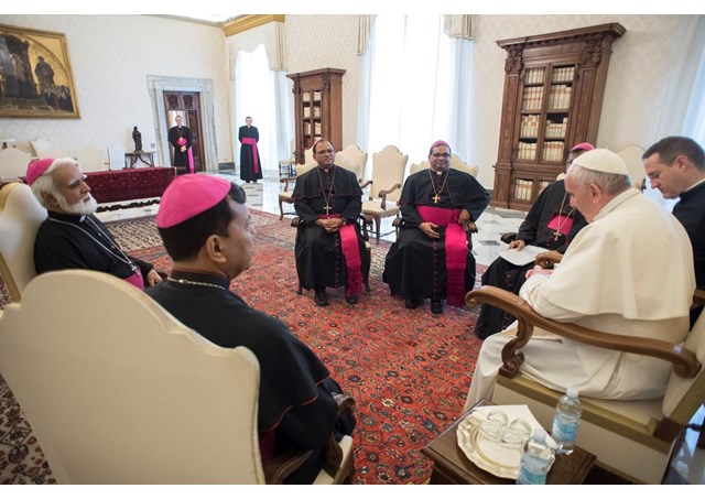 Папа Франциск принял епископов из Пакистана совершающих визит ad limina
