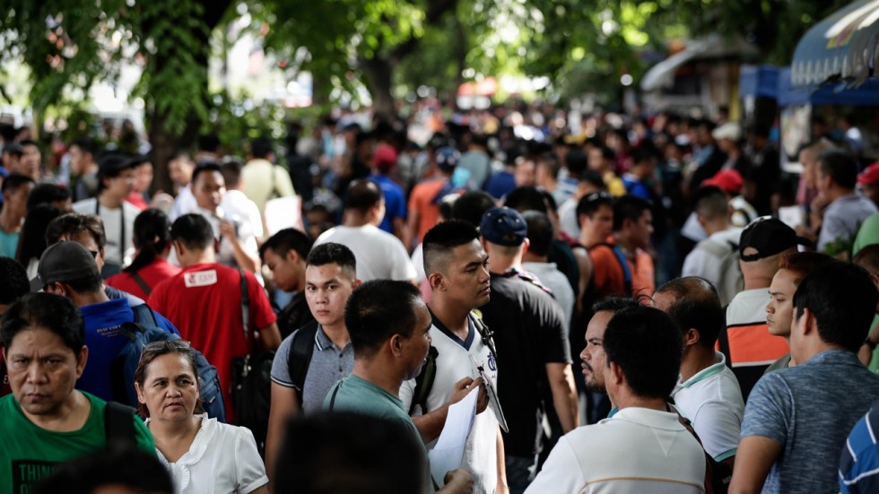 Массовая трудовая миграция филиппинцев разрушает семьи