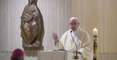 На Мессе в Доме Св. Марфы Папа Франциск размышлял о свободе чад Божиих
