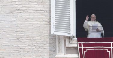 Слово Папы Франциска перед молитвой «Ангел Господень» в торжество Пресвятой Троицы. 27 мая 2018 г., площадь Св. Петра