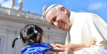 На общей аудиенции в среду 16 мая Папа Франциск завершил цикл своих катехез о Крещении