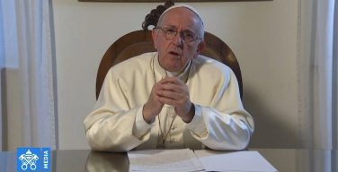Папа Франциск призвал верующих поддержать Миссионерские общества
