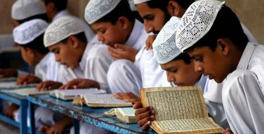 Пакистанские христиане выступают против закона, предусматривающего обязательное преподавание Корана в школах