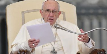 Папа Франциск на общей аудиенции: христианская жизнь — не совокупность запретов и предписаний, а благодарный ответ Богу