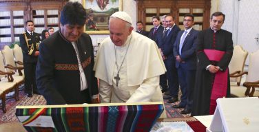 Папа встретился с президентом Боливии