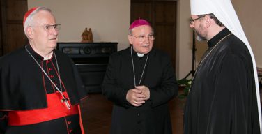 Кардинал Бассетти находится с визитом на Украине