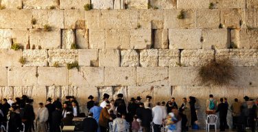 От Стены Плача в Иерусалиме откололся стокилограммовый фрагмент