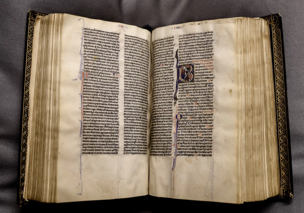 В Кентерберийский собор вернули пропавшую 500 лет назад уникальную карманную Библию