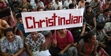 В Индии тысячи христиан сформировали 12-мильную человеческую цепь, протестуя против гонений на Церковь
