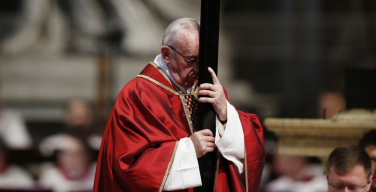 Атака против Папы Франциска: кто пытается свергнуть понтифика? (Обзор католических СМИ)
