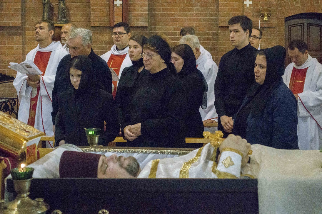 Папа похоронит. Католическое отпевание.