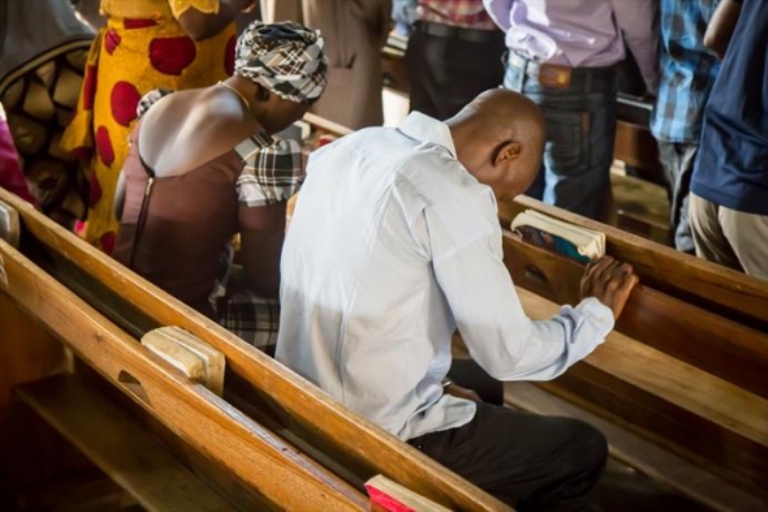 Президент Нигерии наградил имама, спасшего около 300 христиан от пастухов фулани