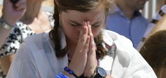 Половина взрослых американцев молятся ежедневно – исследование