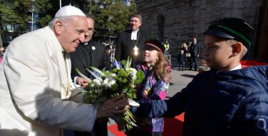 Папа заверил эстонскую молодёжь в близости Церкви (+ ФОТО)
