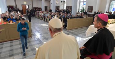 Папа встретился с подопечными Церкви в Таллине (ФОТО + ВИДЕО)