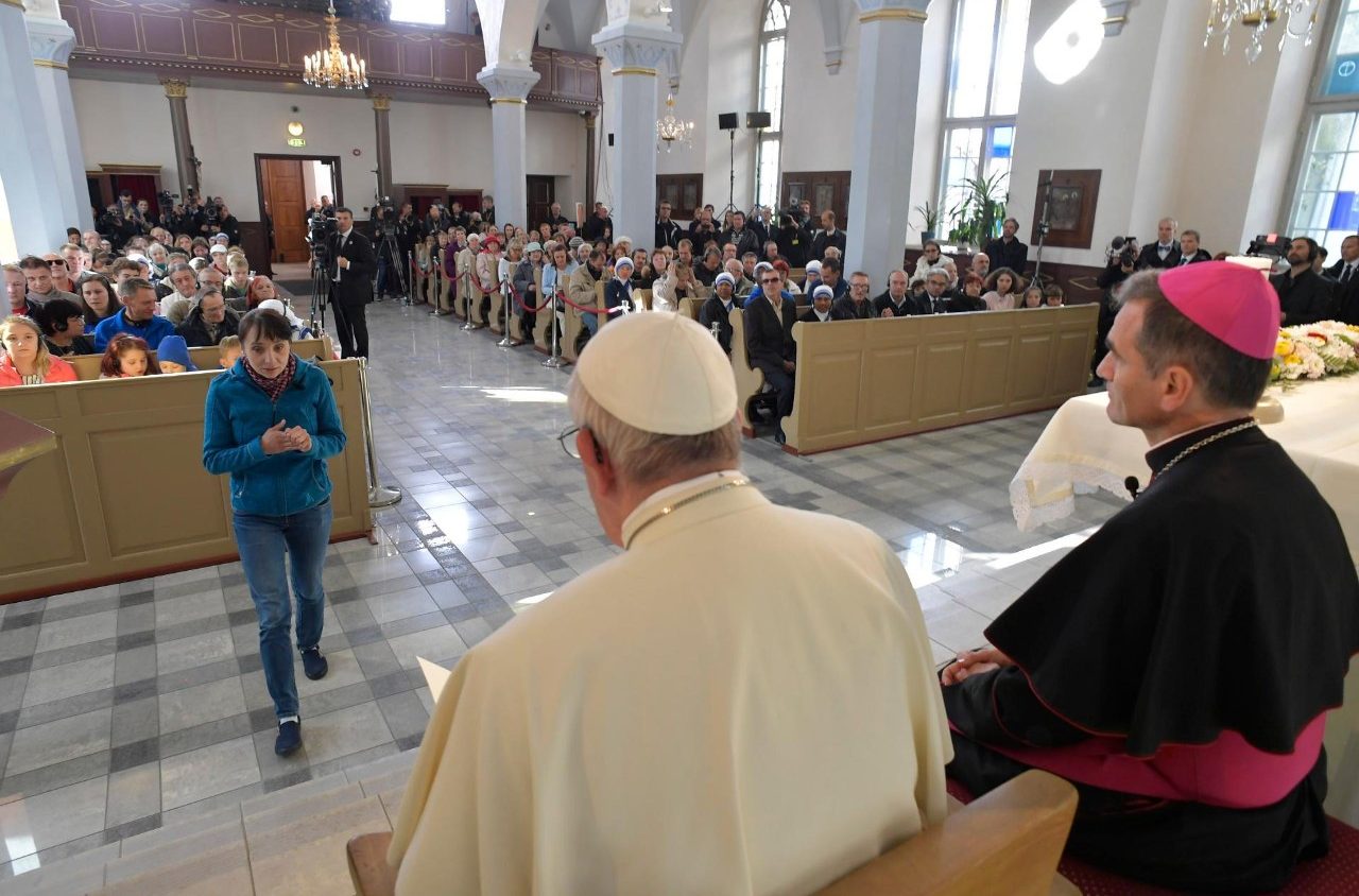 Папа встретился с подопечными Церкви в Таллине (ФОТО + ВИДЕО)