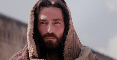Актер Джеймс Кэвизел: «Мы выбираем поддельное христианство, забывая, что воскресению предшествовали боль и страдания»