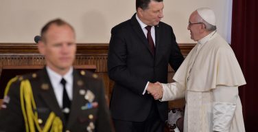 За годы независимости Латвия сумела стать одним из важнейших центров региона, считает Папа Франциск