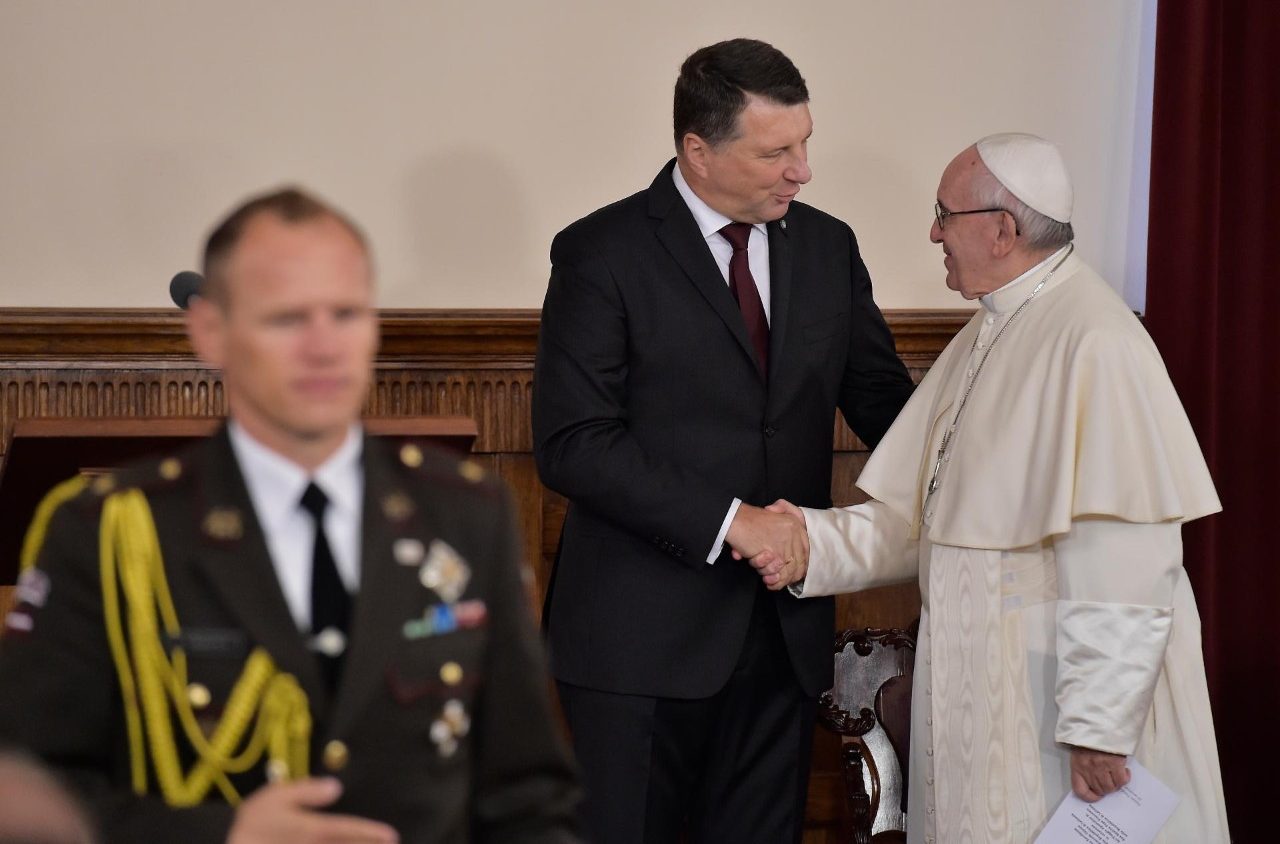 За годы независимости Латвия сумела стать одним из важнейших центров региона, считает Папа Франциск