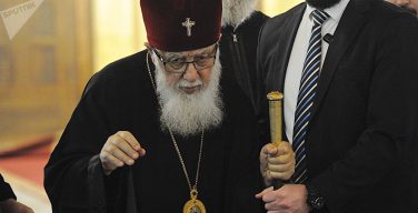 Патриарх Грузии призвал духовенство воздержаться от политических заявлений о предстоящих президентских выборах